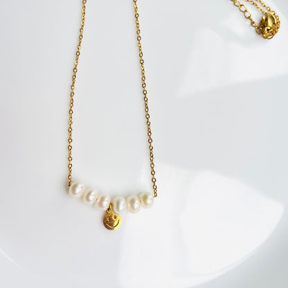 Natural Pearls Smile Necklace