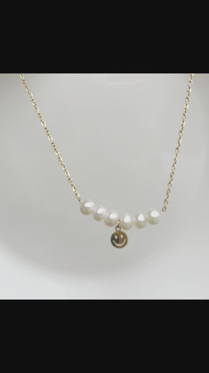 Natural Pearls Smile Necklace